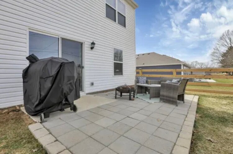 Building Photo - 380 Trinity Wy E