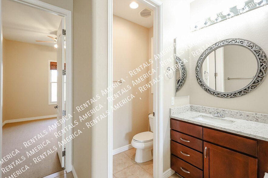 Building Photo - 2351 E Azalea Dr