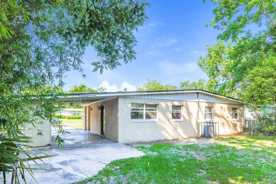 Building Photo - 7829 Dubois Dr
