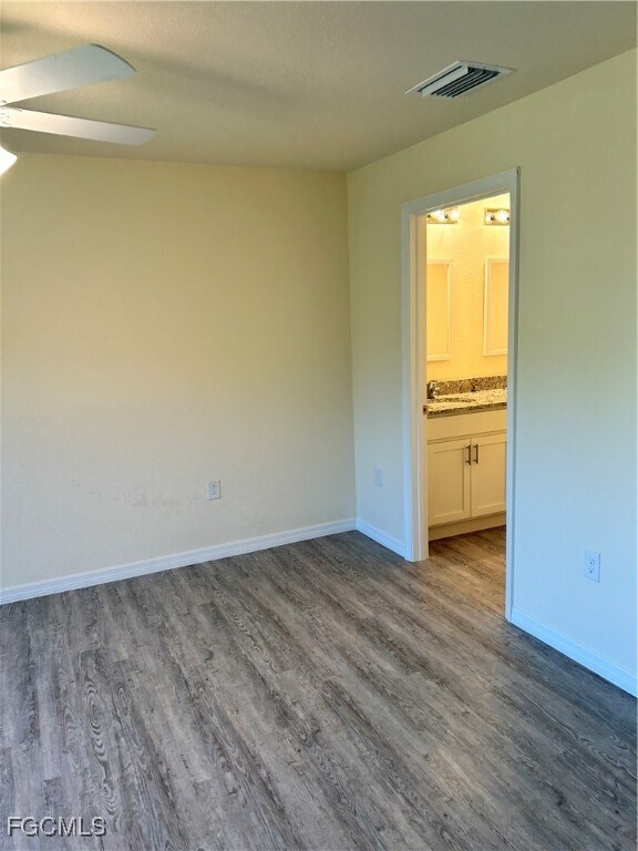 Building Photo - 1031 S Bronze Ct