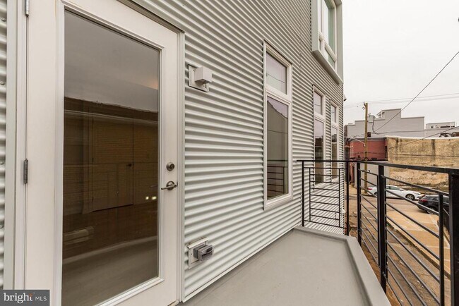 Building Photo - 1247 N 27th St