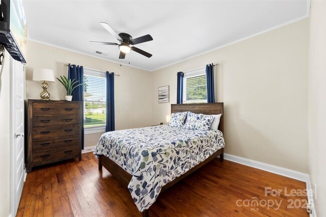 Building Photo - 1525 Perfection Ave