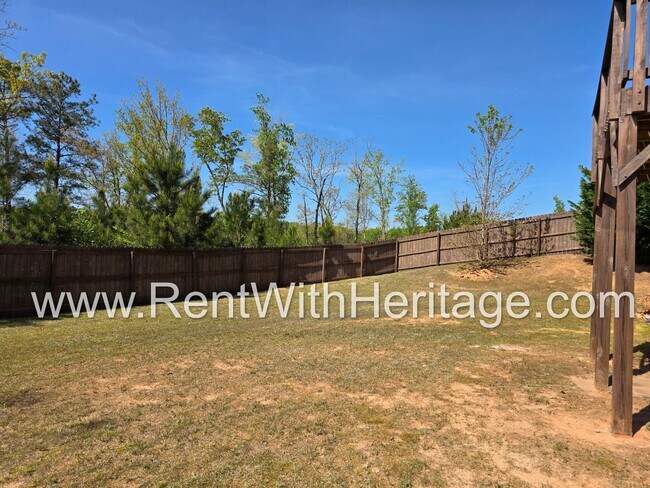 Building Photo - ABSOLUTELY BEAUTIFUL 5 BEDROOM/ 4.5 BATH HOME YOU DONT WANT TO MISS.