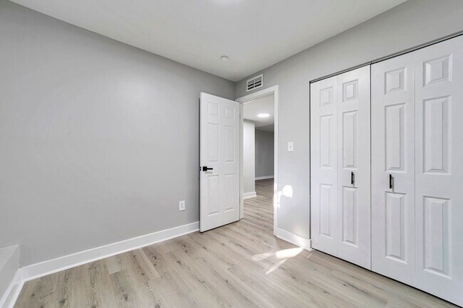 Building Photo - 616 N 21st St