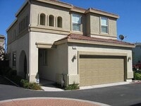 Building Photo - Low maintenance home in Green Valley!