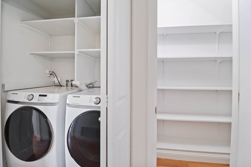 Building Photo - 2770 Caminito Eldorado