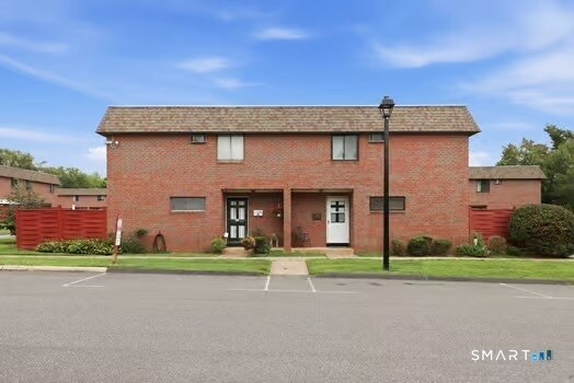 Building Photo - 7 Sharon Ln