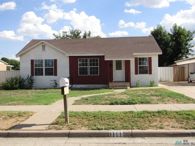 Primary Photo - 1111 W Chisum Ave