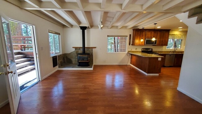 Building Photo - LONG-TERM RENTAL: Great Cedar Flat Home wi...