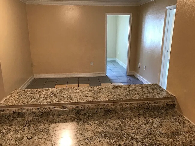 Building Photo - 13725 NE 3rd Ct