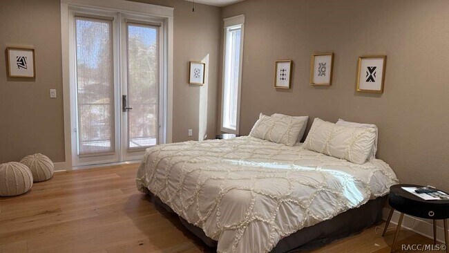 Building Photo - 1345 NW 20th Ave