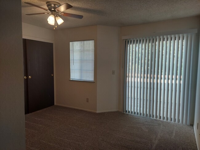 Building Photo - Antelope Hills Townhomes