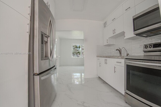 Building Photo - 14920 Garfield Dr