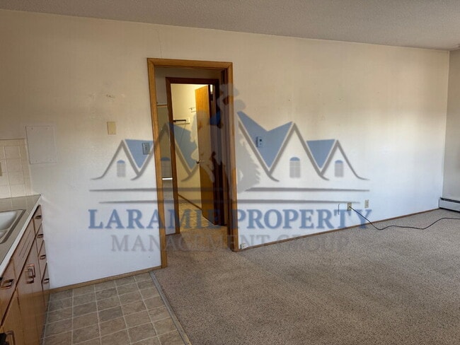 Building Photo - 610 S 6th St