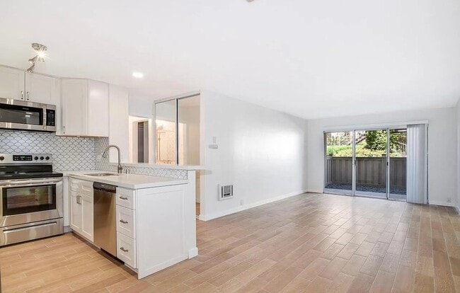 Building Photo - 4600 Lamont St