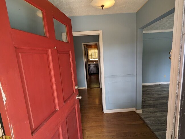 Building Photo - What a VIEW! Beautiful 3BD/2BA Ranch Style House in Speedwell Acres offered exclusively by Wester...