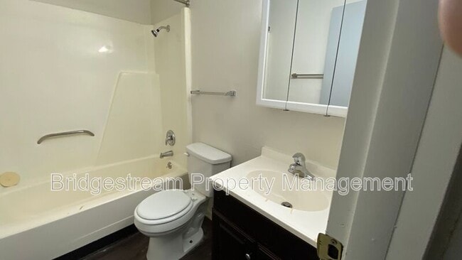 Building Photo - 1299 Sanlor Ave