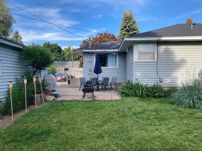 Primary Photo - 2420 S Myrtle St