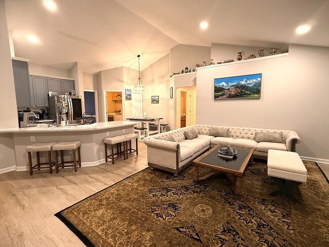 Building Photo - 113 Bottlebrush Ct