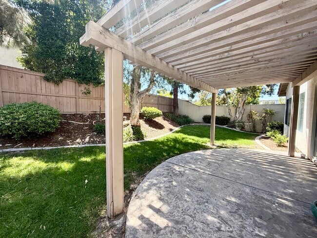 Building Photo - 1304 Thunder Springs Dr