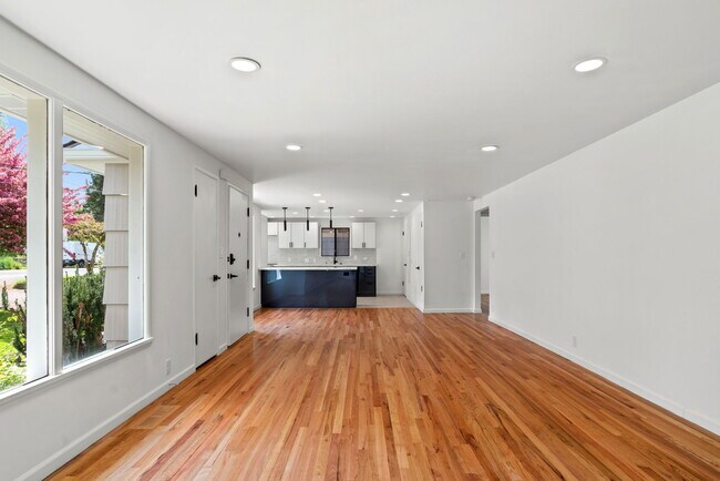 Building Photo - 13723 36th Ave NE