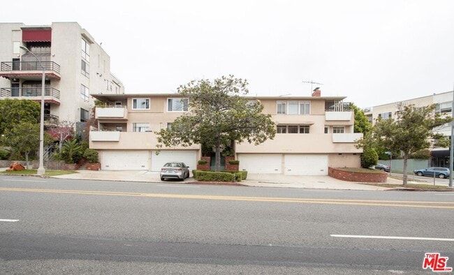 Building Photo - 1366 S Beverly Glen Blvd