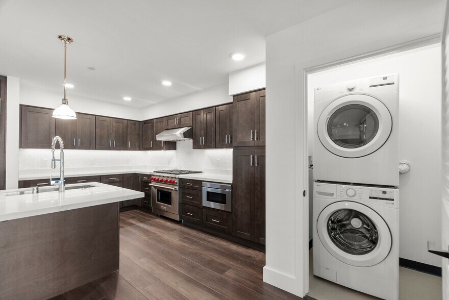 Unit 100 - 800 Santa Barbara