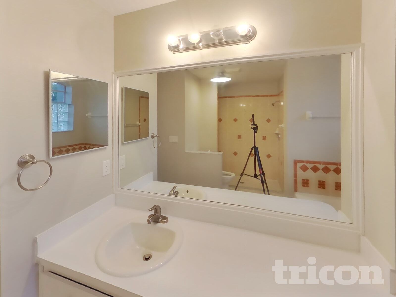 Building Photo - 8421 Bay Dr