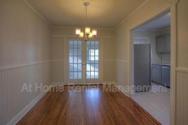 Building Photo - 1316 S Knoxville Ave