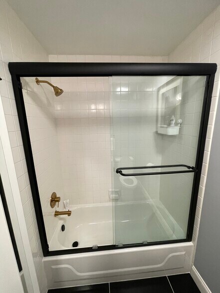 Building Photo - 2429 Locust St