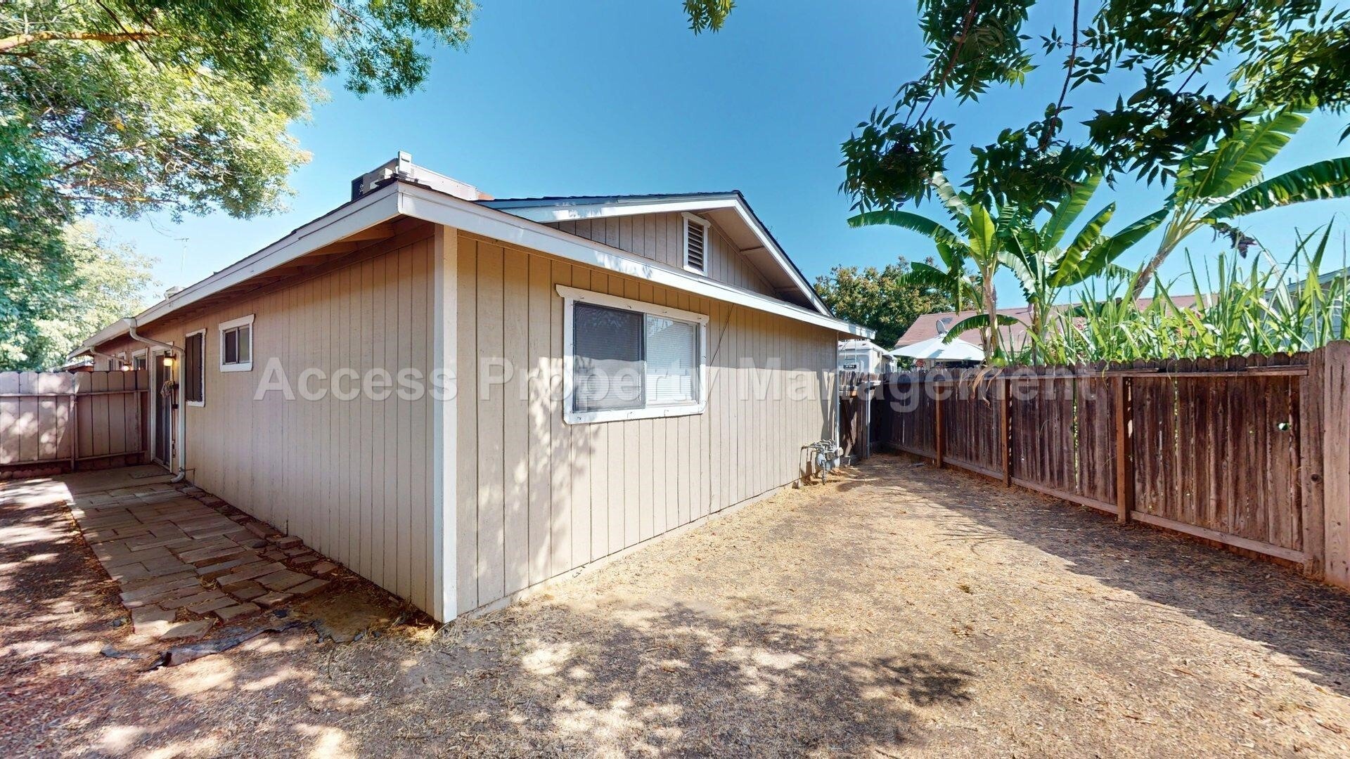 Building Photo - 3002 Lake Park Ct