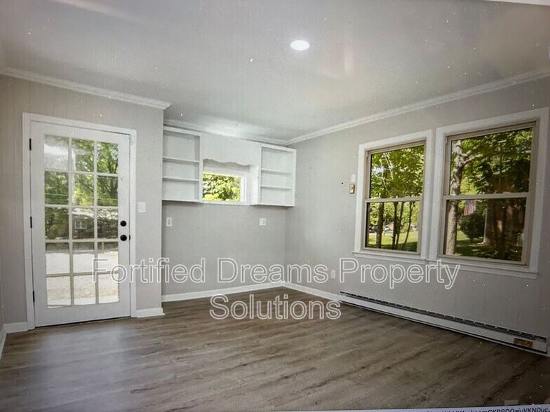 Building Photo - 1141 Carolina Cir