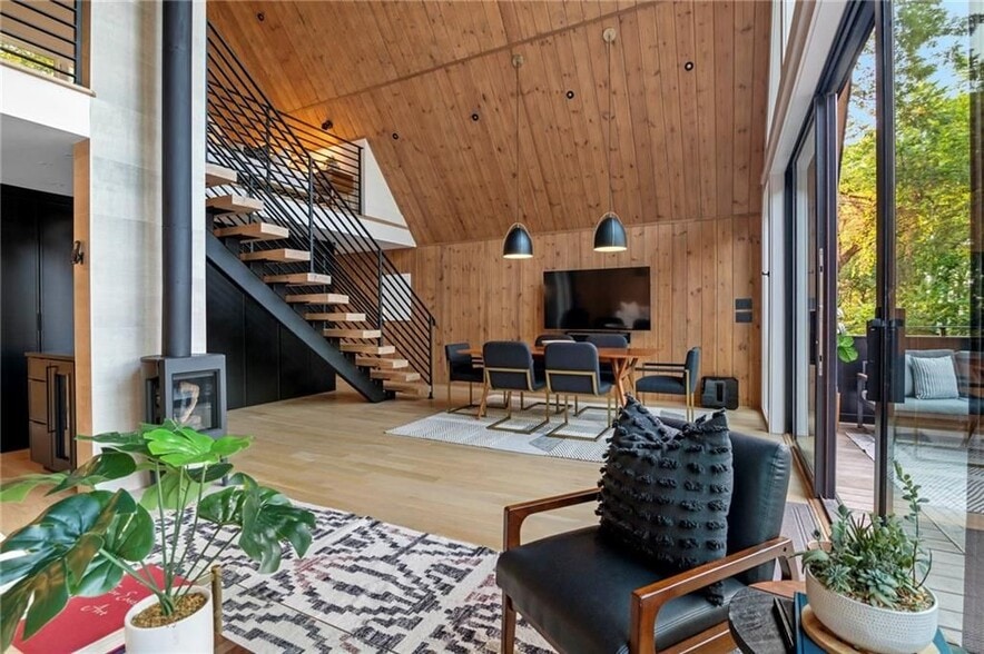 Building Photo - 1033 Reeder Cir NE