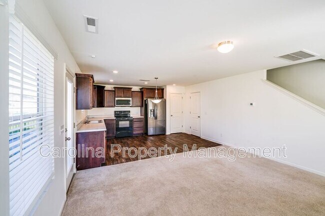 Building Photo - 12915 Hill Pine Rd