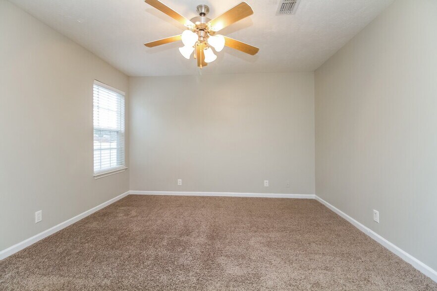 Building Photo - 3746 Maya Dr