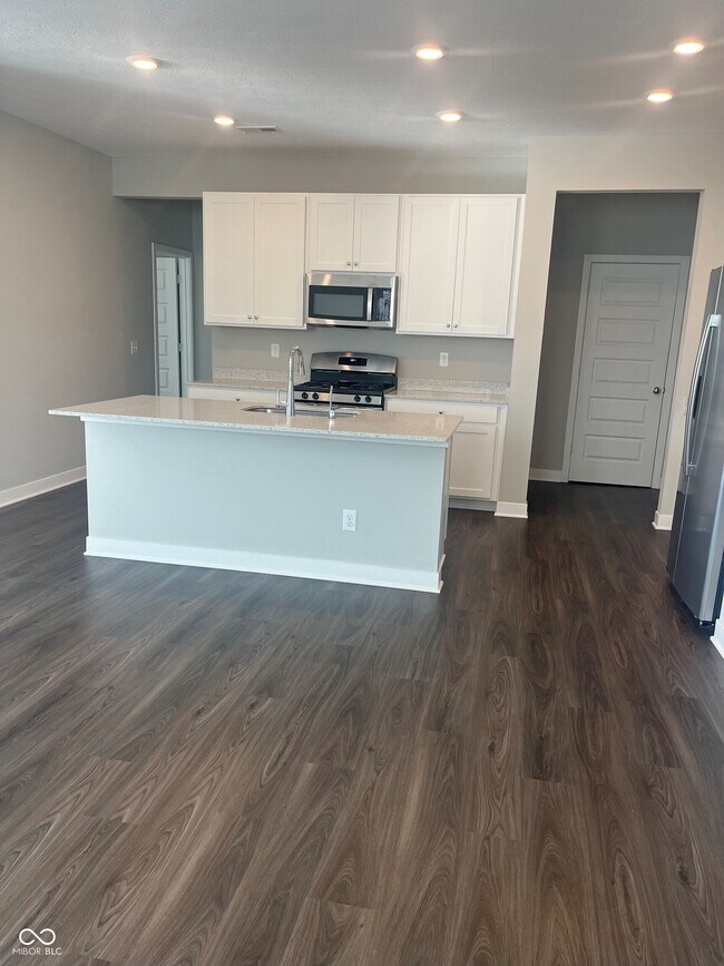 Building Photo - 1953 Goodwin Pl