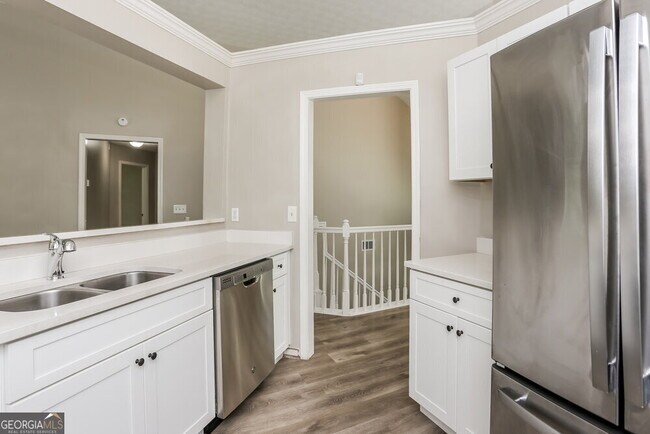 Building Photo - 4818 Clove Dr SW