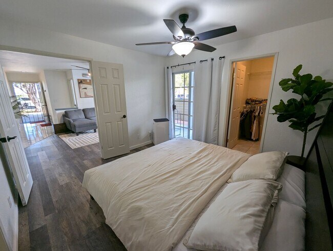 Building Photo - Available November 1, 2025 | A charming gr...