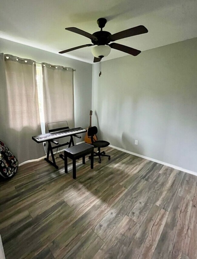 Building Photo - Charming 3BR / 2BA Home in Hawaiian Paradise Park