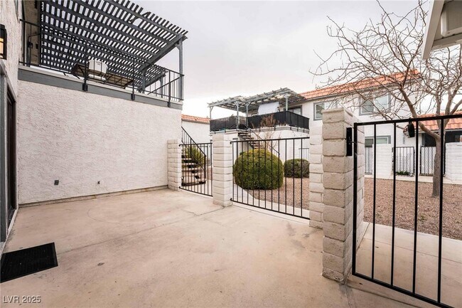 Building Photo - 1133 Willow Tree Dr