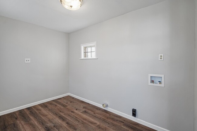 Building Photo - 2201 SW 8th St