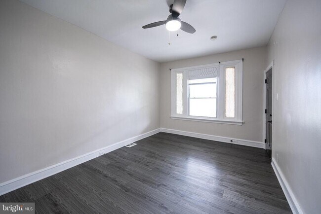 Building Photo - 5847 Willows Ave
