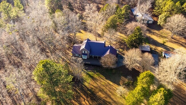 Building Photo - Beautiful 4 Bed 3.5 Bath Home on 20 Acres