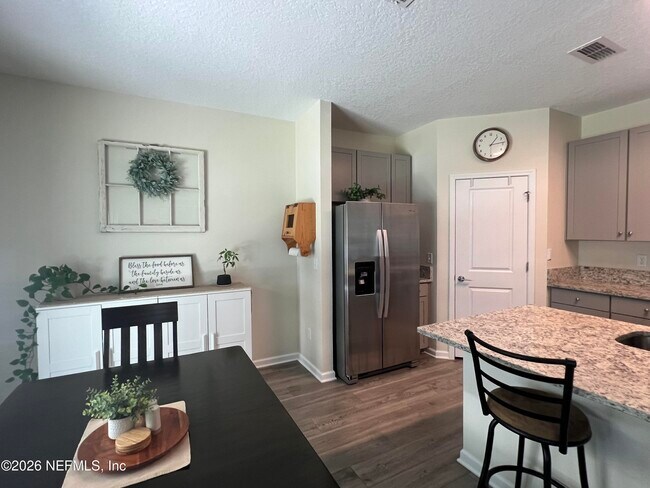 Building Photo - 5030 Big Pine Dr