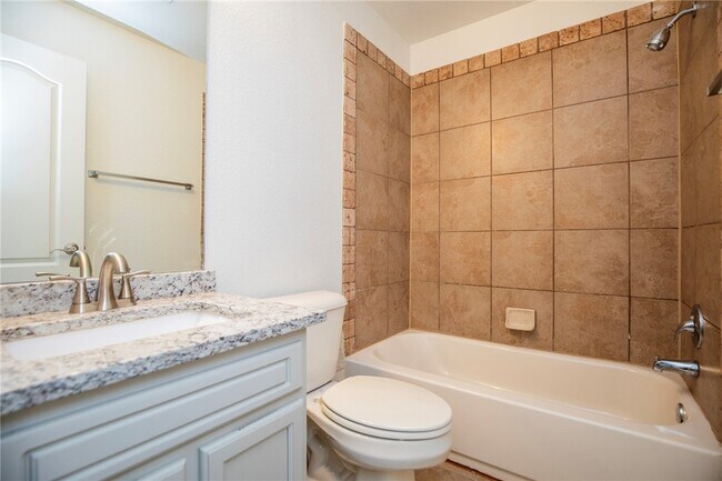Building Photo - 786 W Breeze Cove