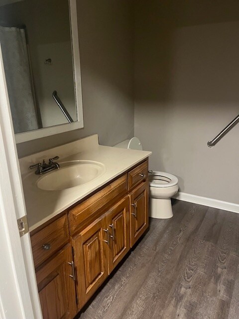 Up stairs Bathroom - 333 Mount Vernon Dr