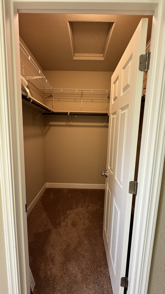 Walk-in closet - 1618 Oak St