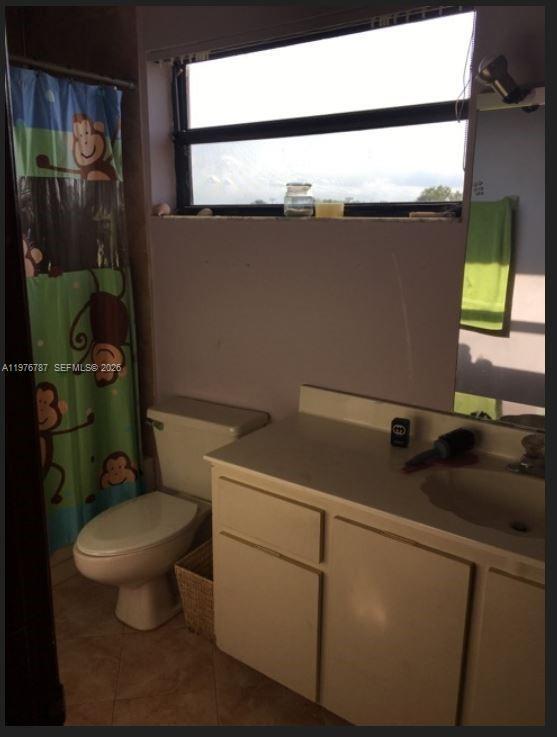 Building Photo - 655 W Park Dr