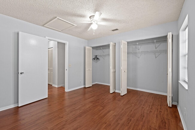 Building Photo - 408 N Cypress Dr