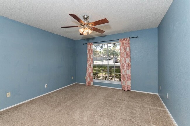 Building Photo - 10413 Hess Dr